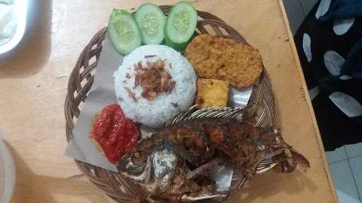 Rm. Nasi Uduk Hijau 6