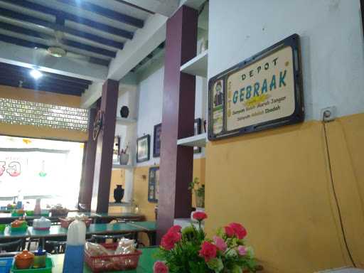 Soto Gebraak(Tebet) 6