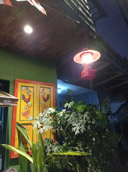 Warung Mebo 9