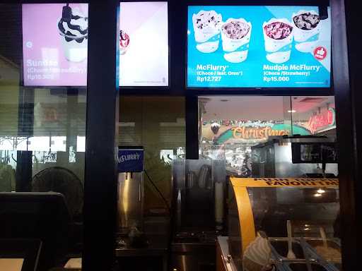 Mc Donalds Ice Cream Kiosk 3