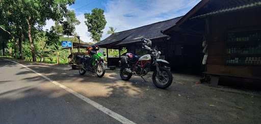 Rumah Makan Teluk Jati Cikaso 7