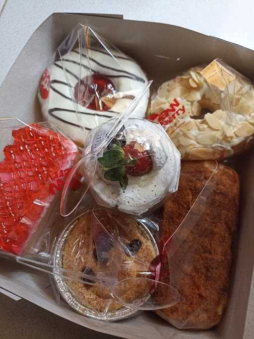 Strawberry Bakery 3