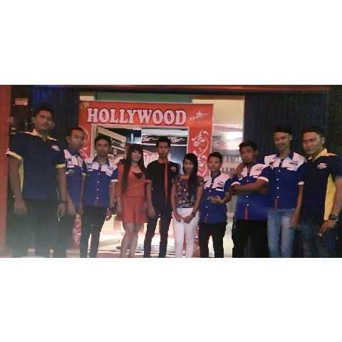 New Hollywood Cafe & Karaoke Tegal 5