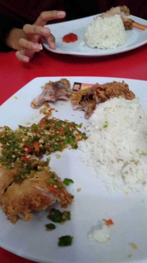 Rocket Chicken Alun Alun Tegal 4