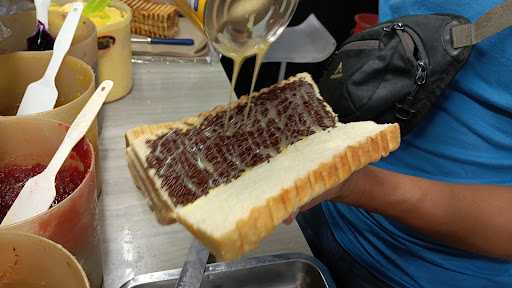 Roti Bakar Hadi Jaya 4