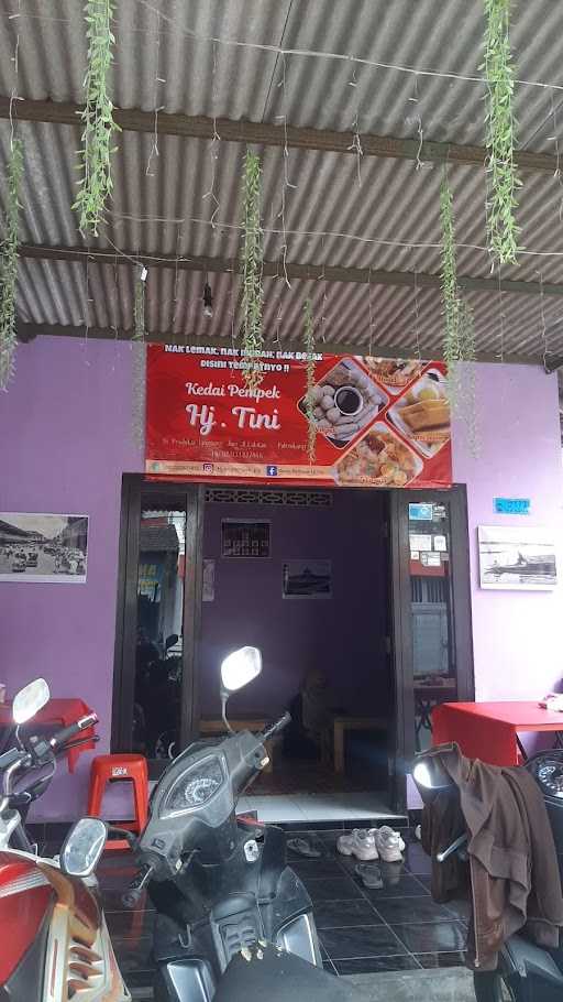 Kedai Pempek Hj. Tini 8