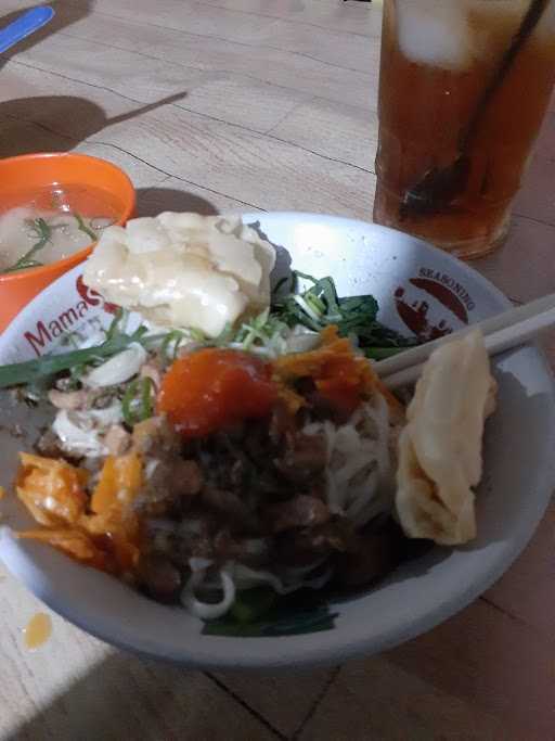 Mie Ayam Pangsit Pak Pendek 1