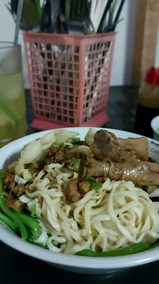 Mie Ayam Pangsit Pak Pendek 6