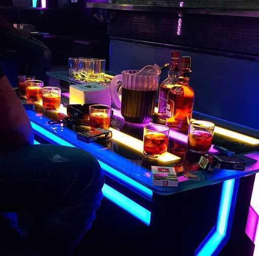 Top Ten Club Coyote Bar 10