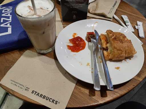 Starbucks - Tunjungan Plaza 3 5