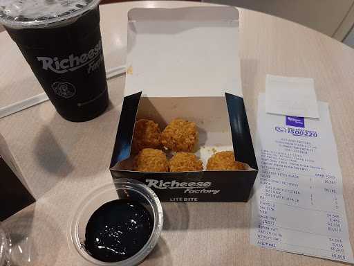 Richeese Factory - Tunjungan Plaza 2 3