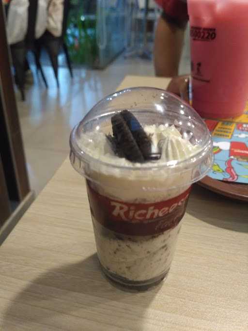 Richeese Factory - Tunjungan Plaza 2 6