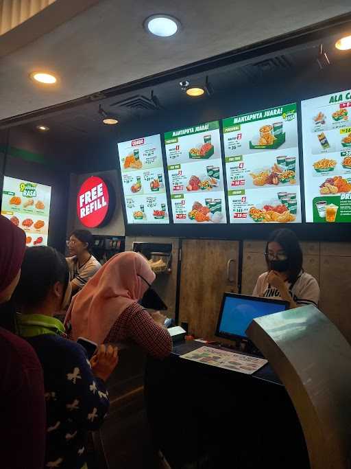 Wingstop Tunjungan Plaza 3 8