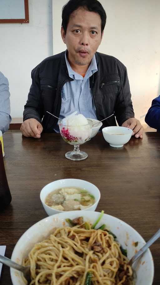 Bakso & Mie Ayam Kota Padi 8