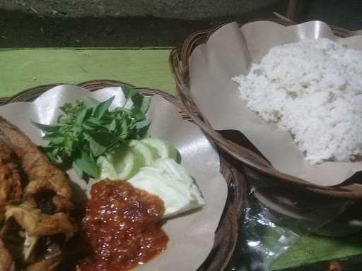 Pecel Lele Doa Ibu 8