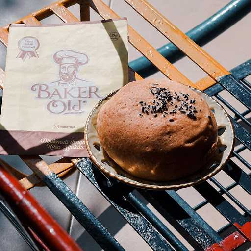 Baker Old (Coffee Bun) 3