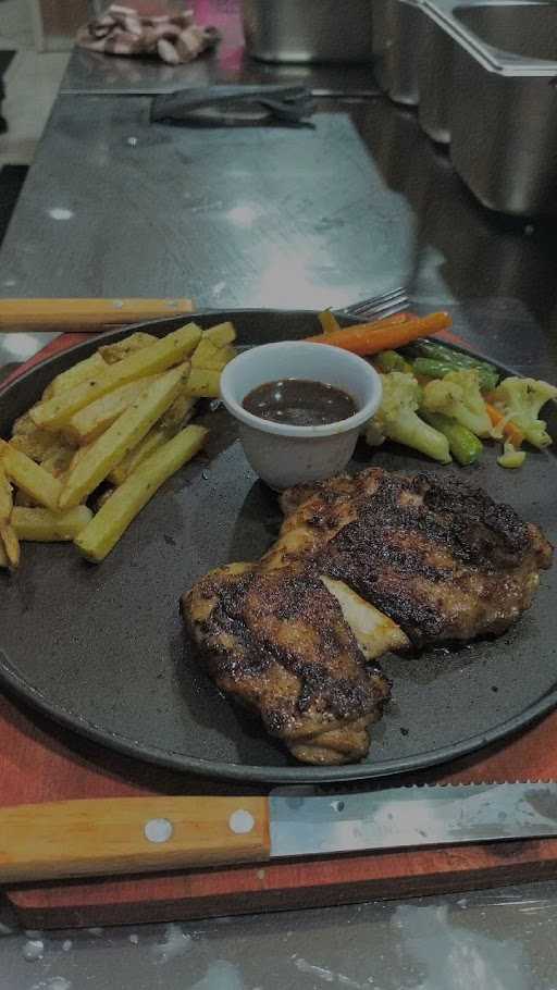 Bakar Steak & Ricebowl 7