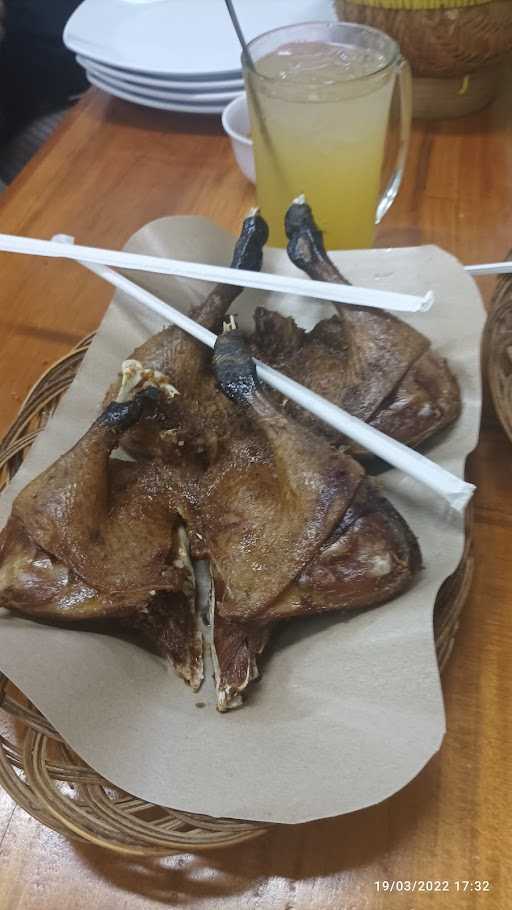 Bebek Goreng H Slamet Kedungmundu 9