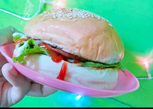 Golden Burger Sosis Kebab Dan Salad Buah 7