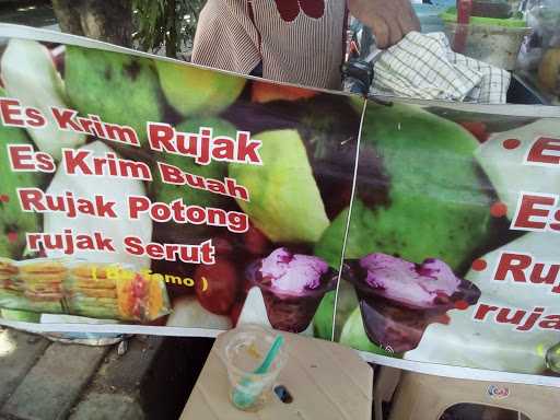 Rujak Es Krim Bu Tomo 1