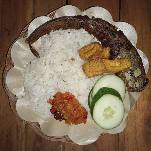 Warung 3 Tiga Bakar Goreng Kremes 5