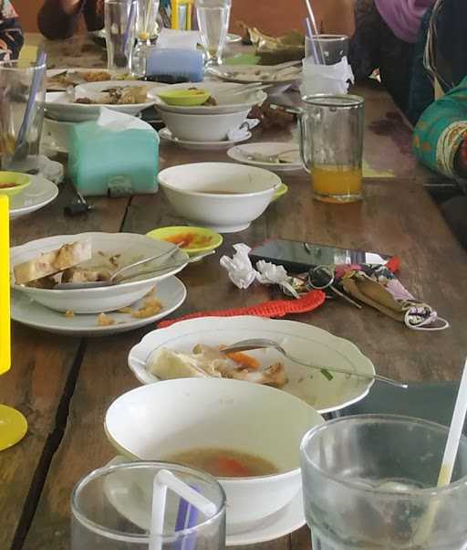 Rumah Makan Yusro Lestari 10