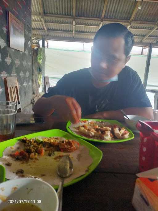 Warung Babi Guling Me Kembar 1