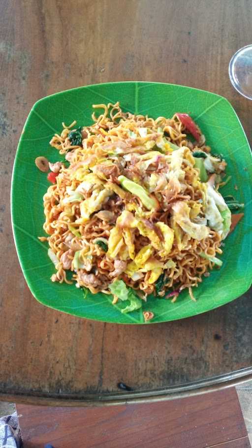 Warung Makan Kak Man 9