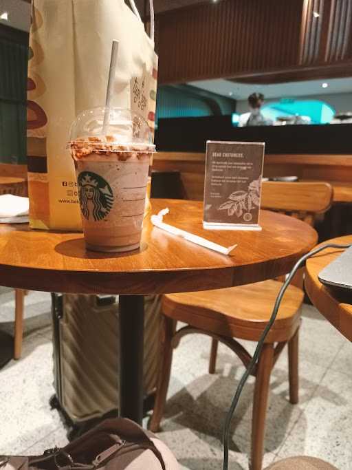 Starbucks - Kulon Progo Airport 5