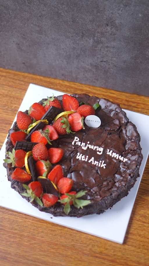 Laras Ayu Cake 1