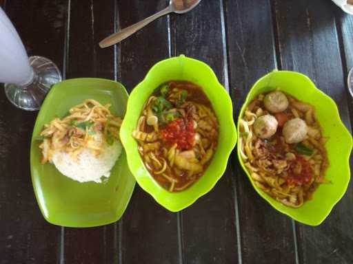 Kedai Mie Lari 1