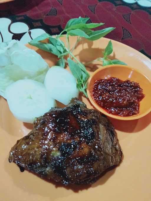 Lesehan Ayam Goreng Bu Ranti 7