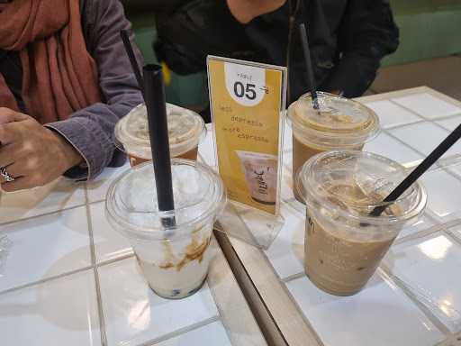 Ludic Cafe Kendangsari 9