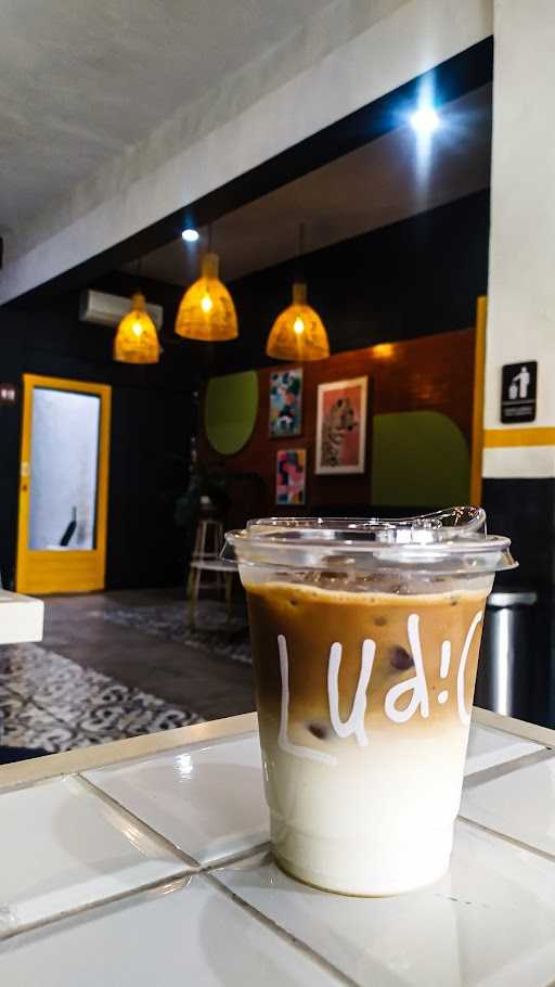 Ludic Cafe Kendangsari 8