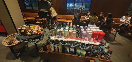 Starbucks - Jemursari Timur 6