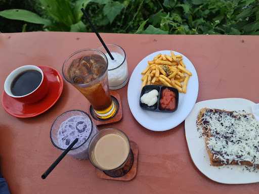 Flora Puncak Senja Cafe & Relax 7