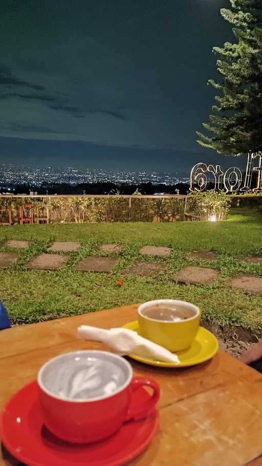 Flora Puncak Senja Cafe & Relax 5