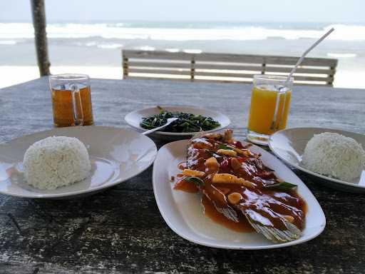 Resto Pantai,Indrayanti 10