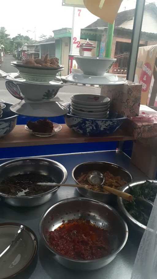 Rm.Dua Putra Masakan Padang 9