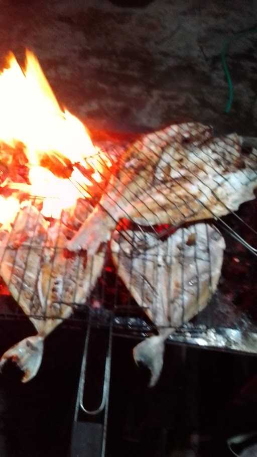 Warung Ikan Bakar Mimih Oos 3