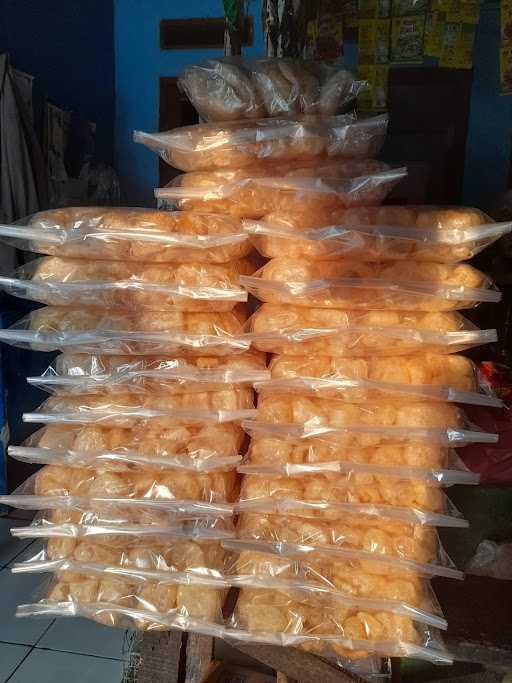 Kue Kering Dan Kerupuk Kulit, Annisa 4