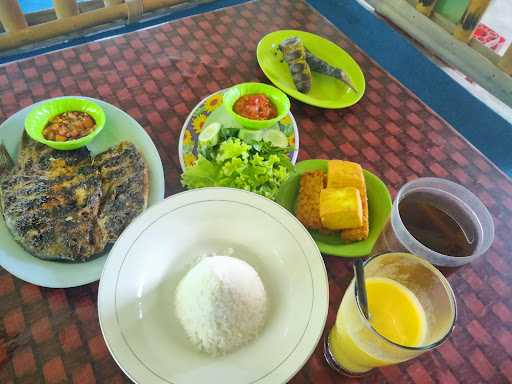 Rumah Makan Sunda Bambu Kuning 10