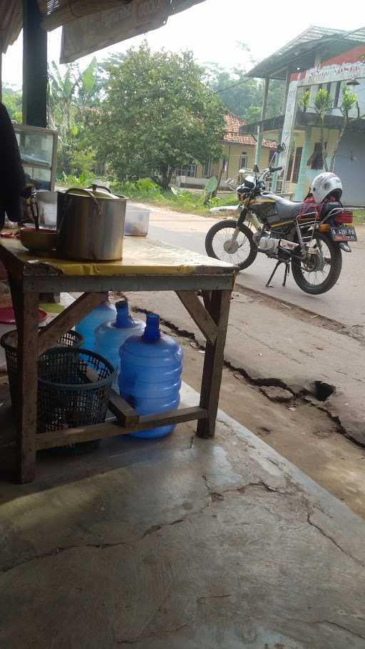 Warung Uduk Ibu Emut 4