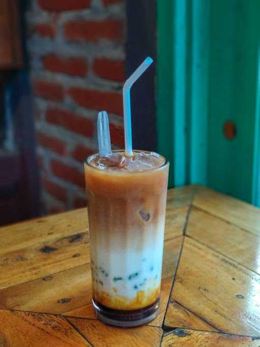 Inlander House Coffee , Salatiga 8