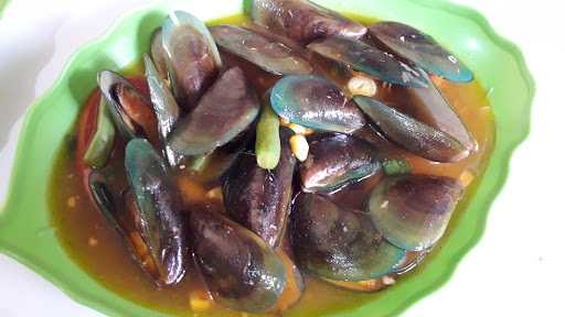 Nona Kerang 7