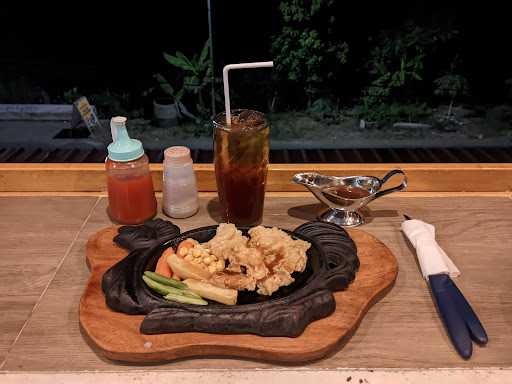 Nusantara Cafe & Steak 4