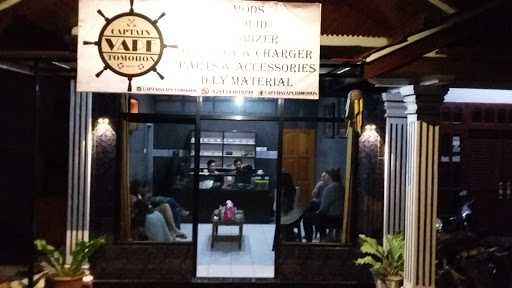 Dcaptain Cafe Tomohon 10