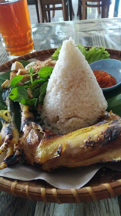 Waroeng Hawe Sego Wiwit Ayam Kampung 4