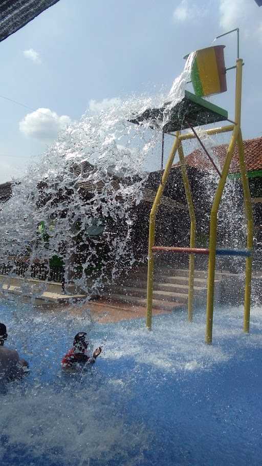 Umbul Asri Kolam Renang Dan Resto 4