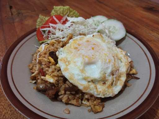 Warung Nasi Goreng Bu Tini 9